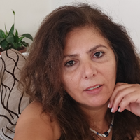 Hasta ve yaşlı bakıcı, Güleser, AVCILAR