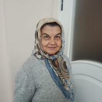 Hasta ve yaşlı bakıcı,  Hanife, GUNGOREN