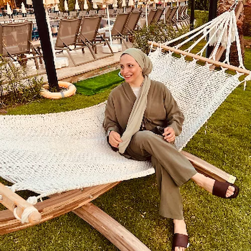 Çocuk bakıcısı , Elif, CAYIROVA